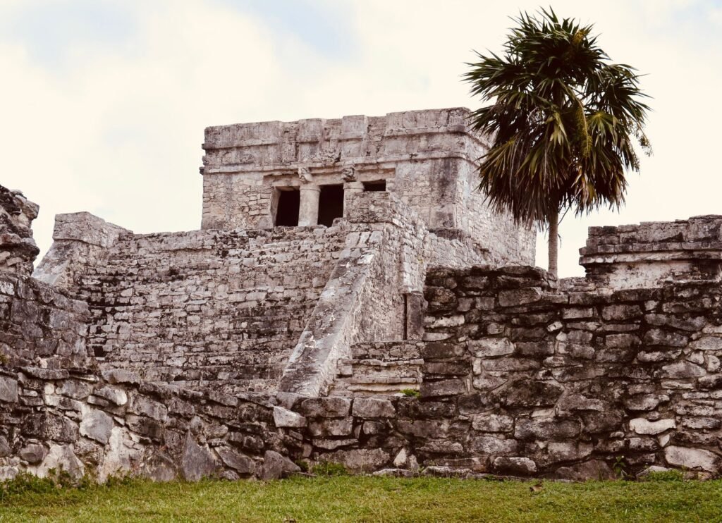exploring-ancient-ruins-in-mexico-1497