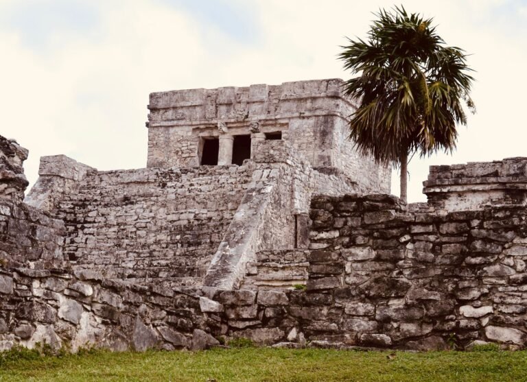 exploring-ancient-ruins-in-mexico-1497