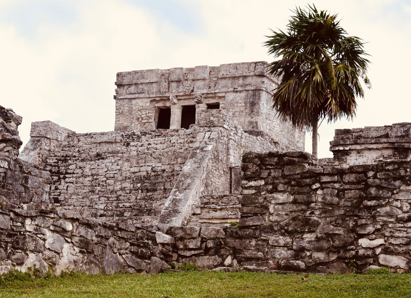 exploring-ancient-ruins-in-mexico-1497