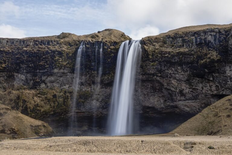 best-waterfalls-to-visit-in-iceland-1916
