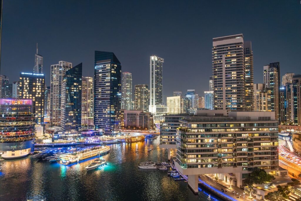 luxury-travel-in-dubai-on-a-budget-1830